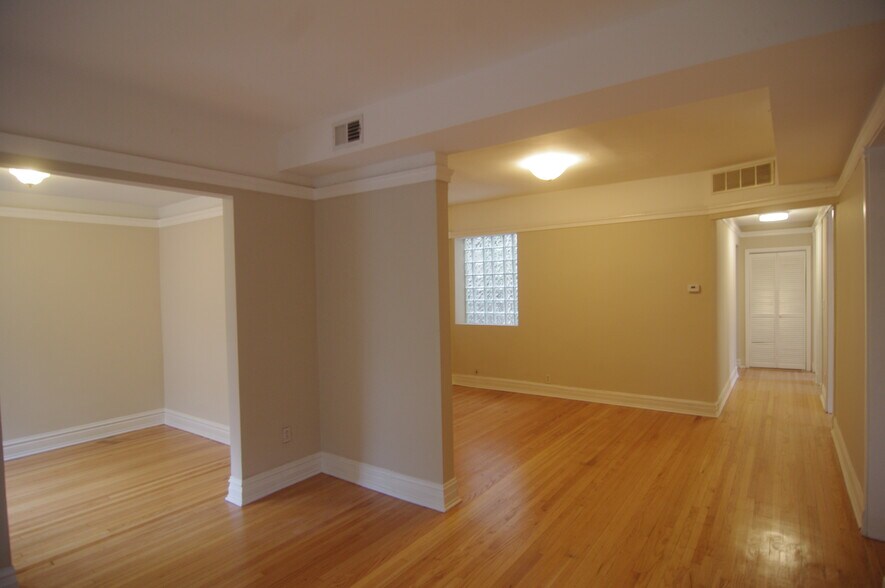 Building Photo - 1520 W Sunnyside Ave