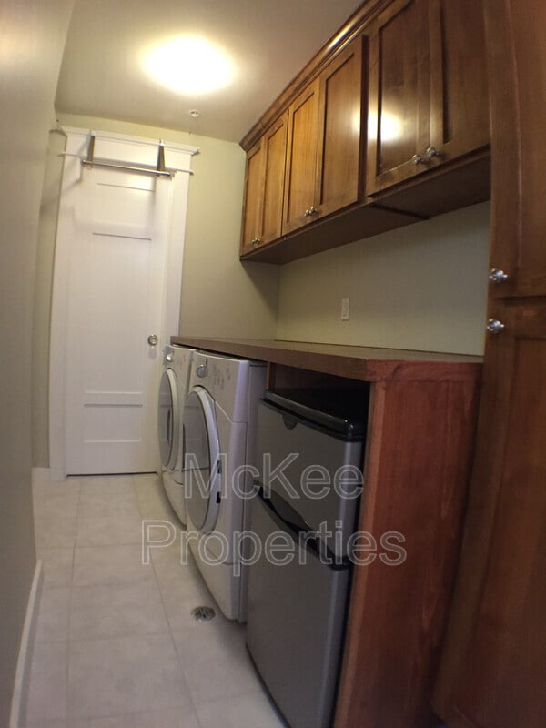 Building Photo - 269 D Ave