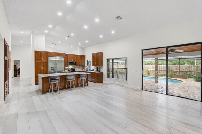 Building Photo - 4256 Gleneagles Dr