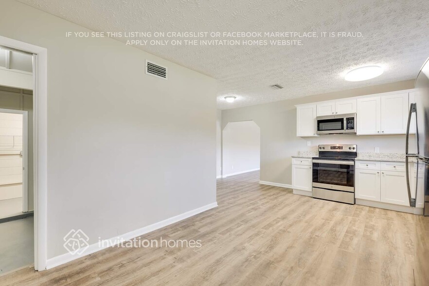 Building Photo - 6330 Maney Dr S