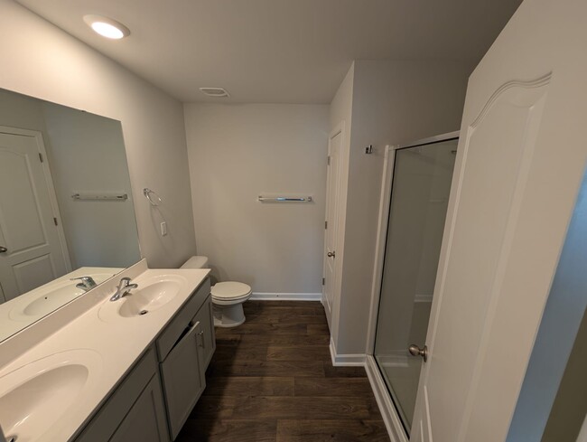 Linen closet in master bathroom. - 1682 Weatherend Dr