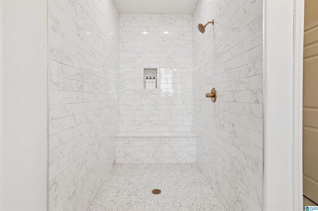 Building Photo - Luxurious 3-Bed Townhouse on Red Mountain