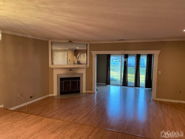 Building Photo - 11 Bristol Dr