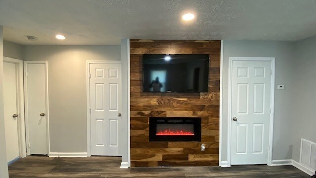 Building Photo - Newly Renovated Duplex for Rent