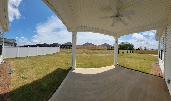 Building Photo - Your Ideal Home Awaits in Simpsonville