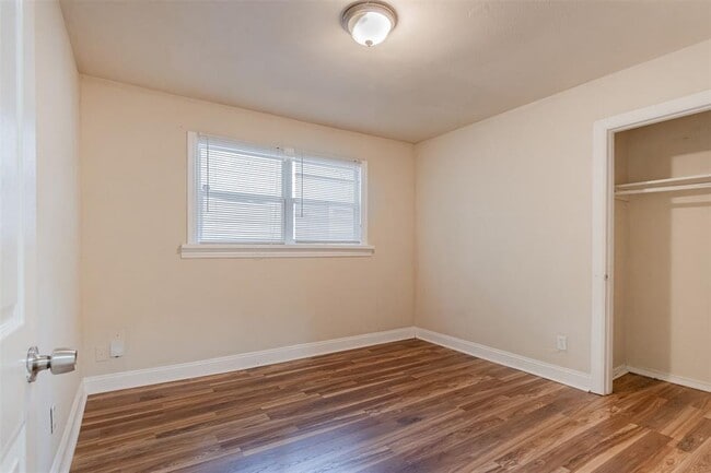 Building Photo - 10601 Murr Way