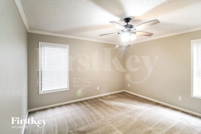 Building Photo - 4131 Warren Rd