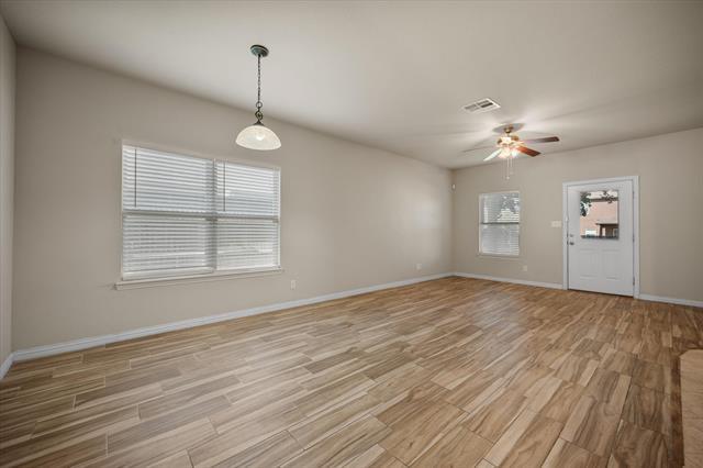 Building Photo - 7165 Mohegan Dr