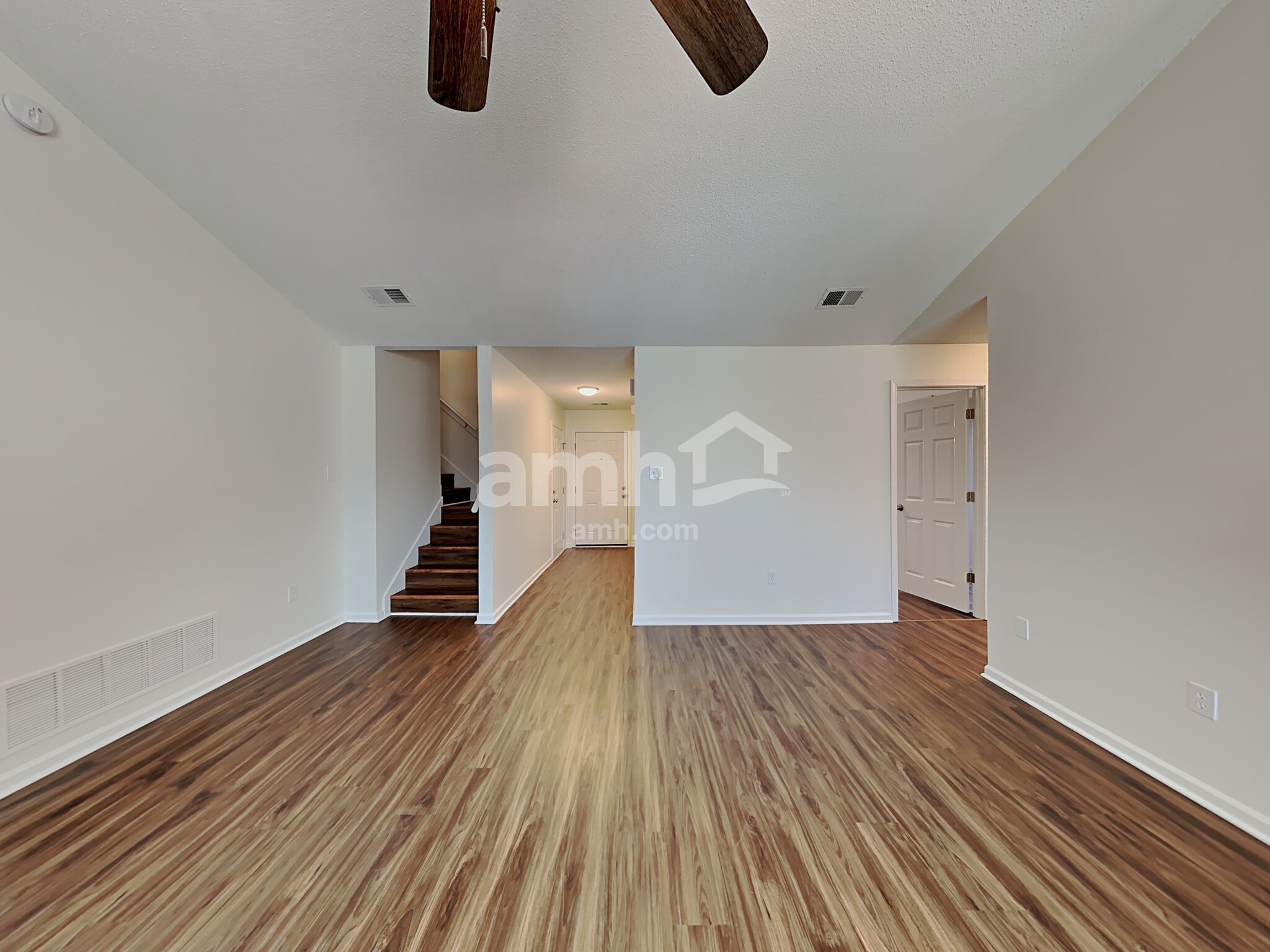 Building Photo - 2605 Hunters Pointe Dr