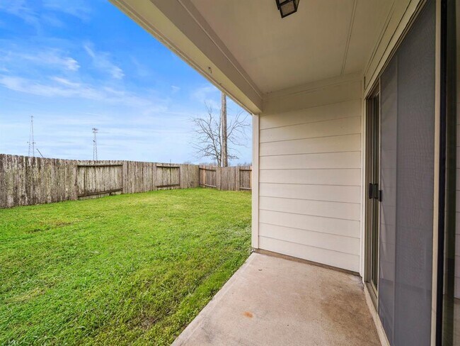 Building Photo - 526 Enchanted Springs Dr