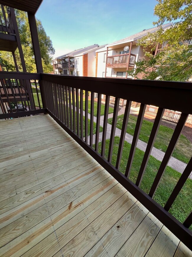 Building Photo - 1 Bedroom Apartment in Hampton Club – Move...