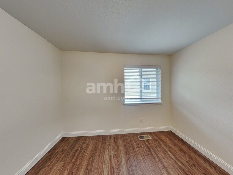 Building Photo - 12939 Ventana St