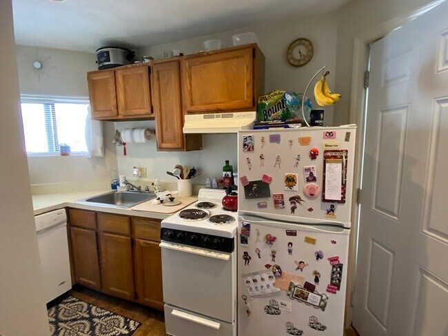 Building Photo - 16 Lincoln St