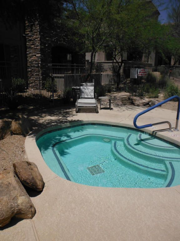 Clubhouse pool jacuzzi - 19475 N Grayhawk Dr