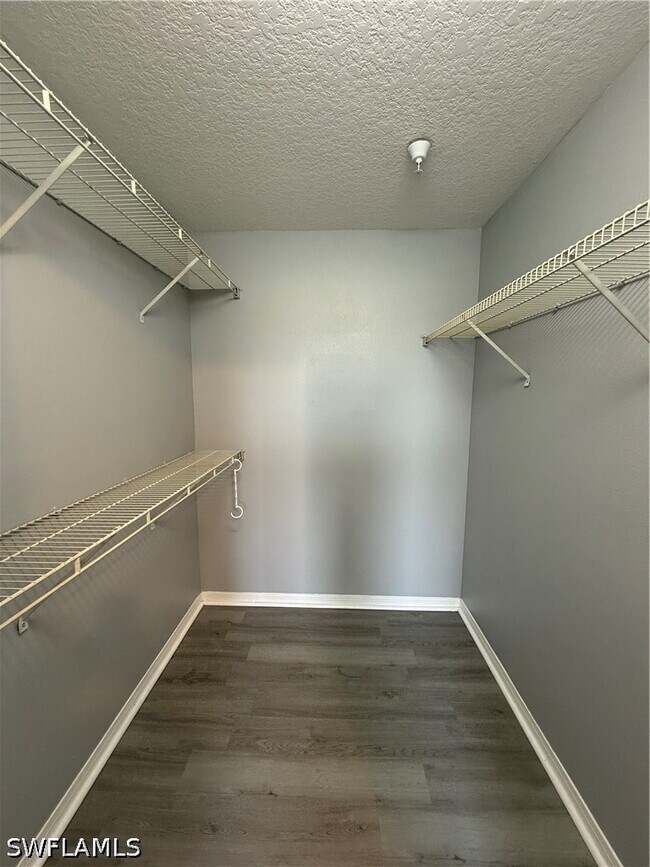 Building Photo - 11480 Villa Grand