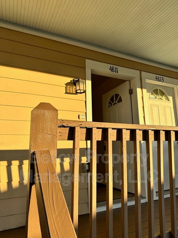 Building Photo - 4811 Thrush St