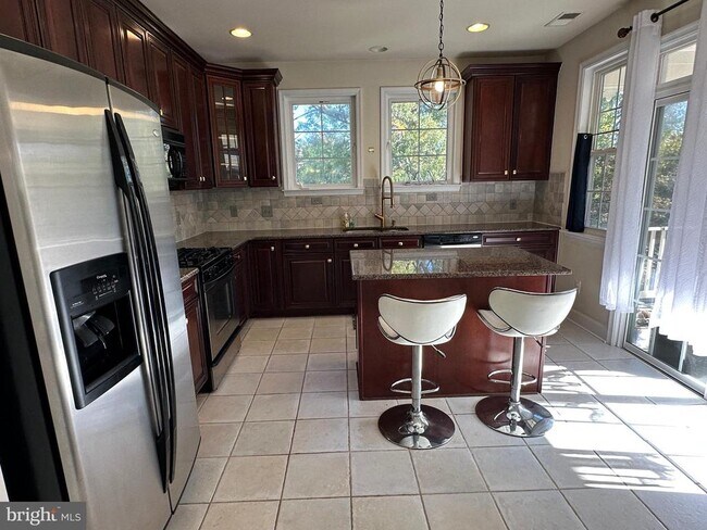 Building Photo - 13846 Greendale Dr