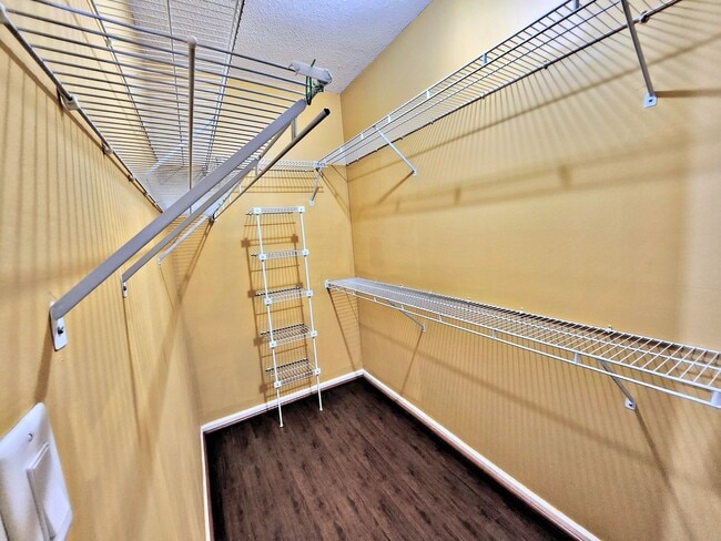 Building Photo - TOWNHOUSE FOR RENT - DECATUR SE