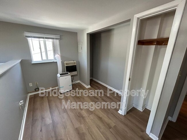Building Photo - 709 Cottage Ave
