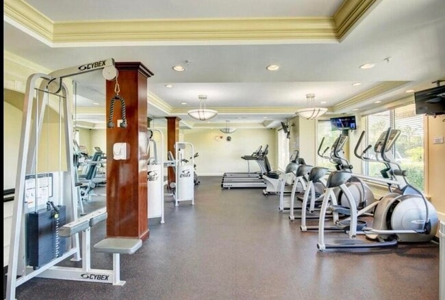 Building Photo - 804 E Windward Way