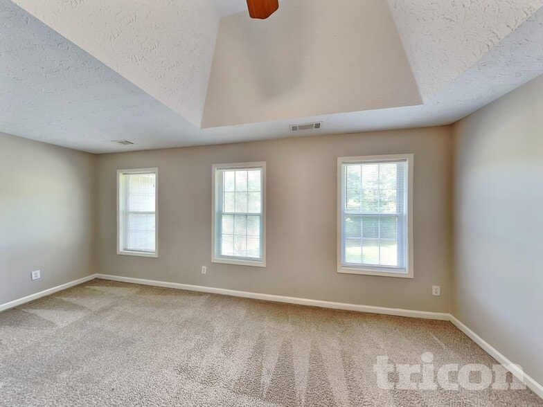 Building Photo - 101 Midland Dr