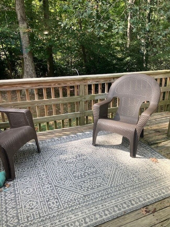 Building Photo - Lovely Rambler