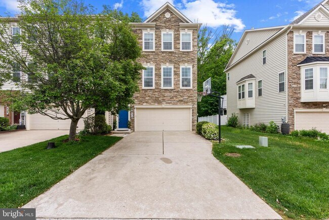 Building Photo - 232 Mohegan Dr