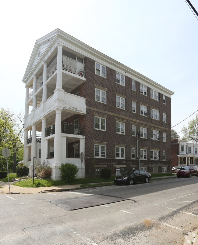 Building Photo - 301 W School House Ln