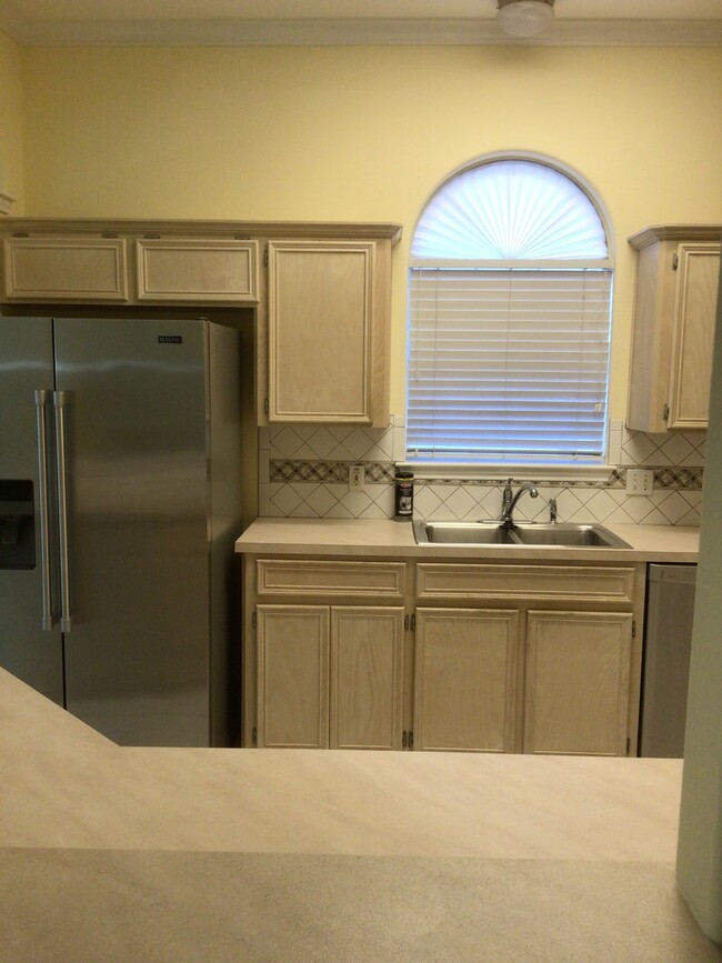 Building Photo - 13554 Peseta Ct