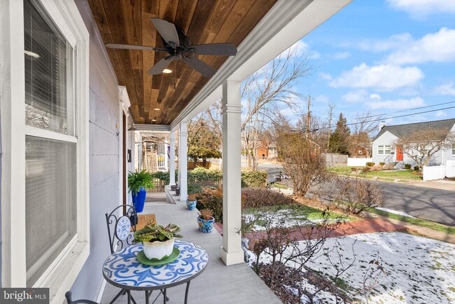 Building Photo - 1804 S Oakland St