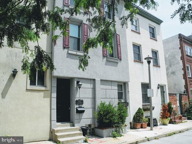 Building Photo - 1933 Rodman St