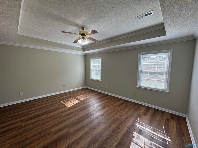Building Photo - 115 Sleepy Hollow Ln