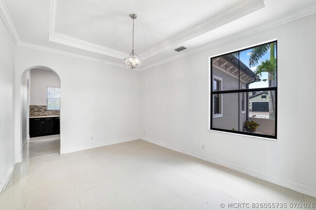 Building Photo - 9065 Watercrest Cir E