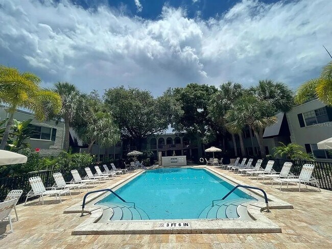 Building Photo - Charming 2-Bedroom Home in an Unbeatable L...