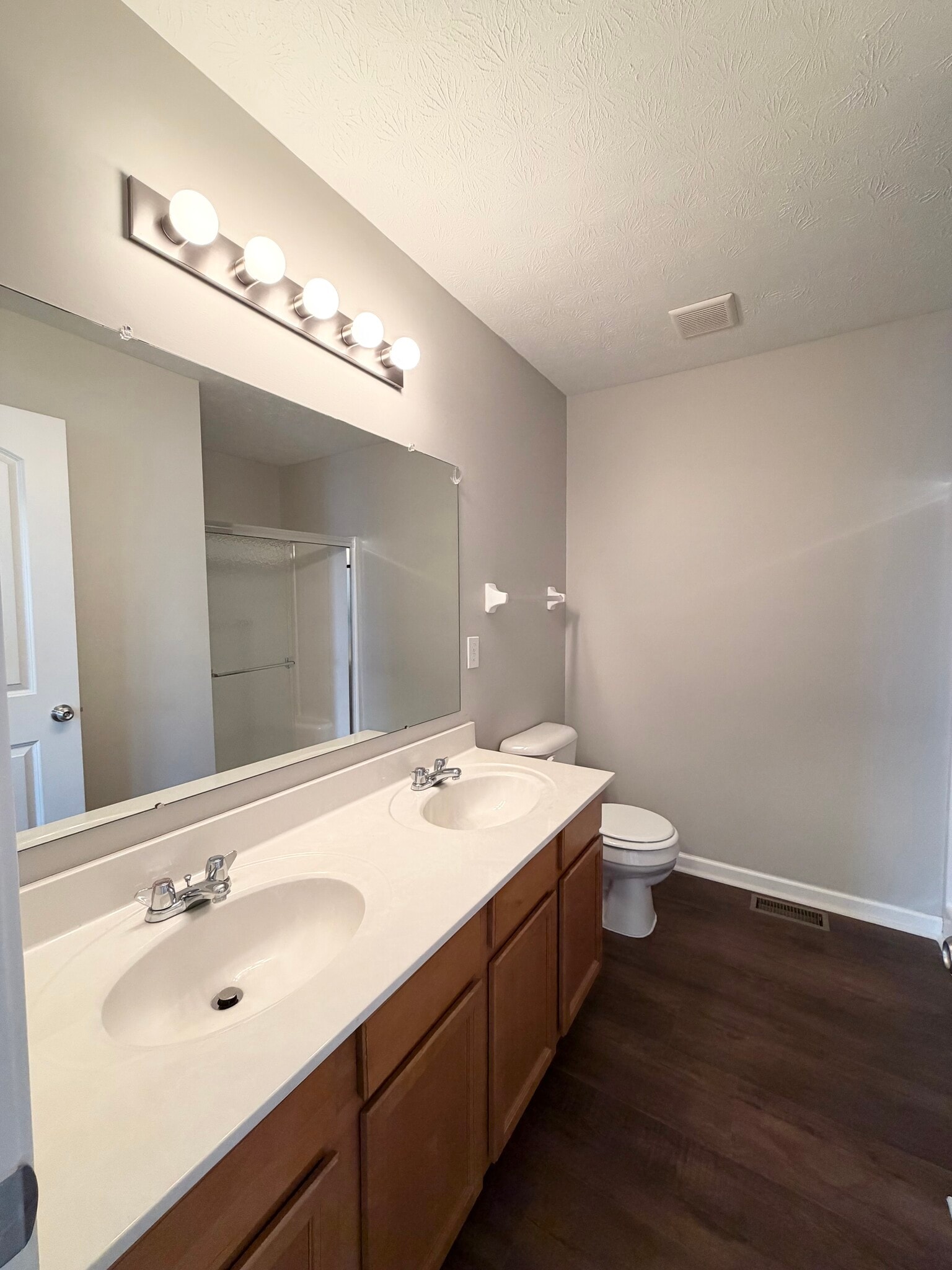 Building Photo - 1404 Bellow Falls Pl