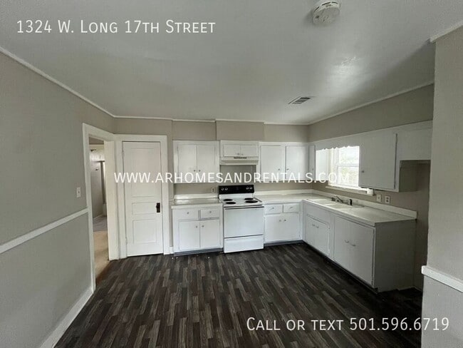 Building Photo - 1324 W Long 17th St