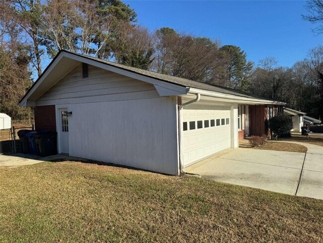 Building Photo - 437 Lockridge Ln