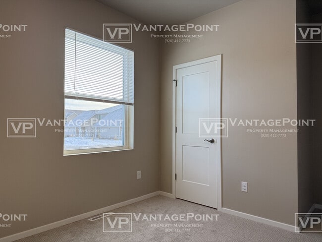 Building Photo - N9320 Gemstone Ct