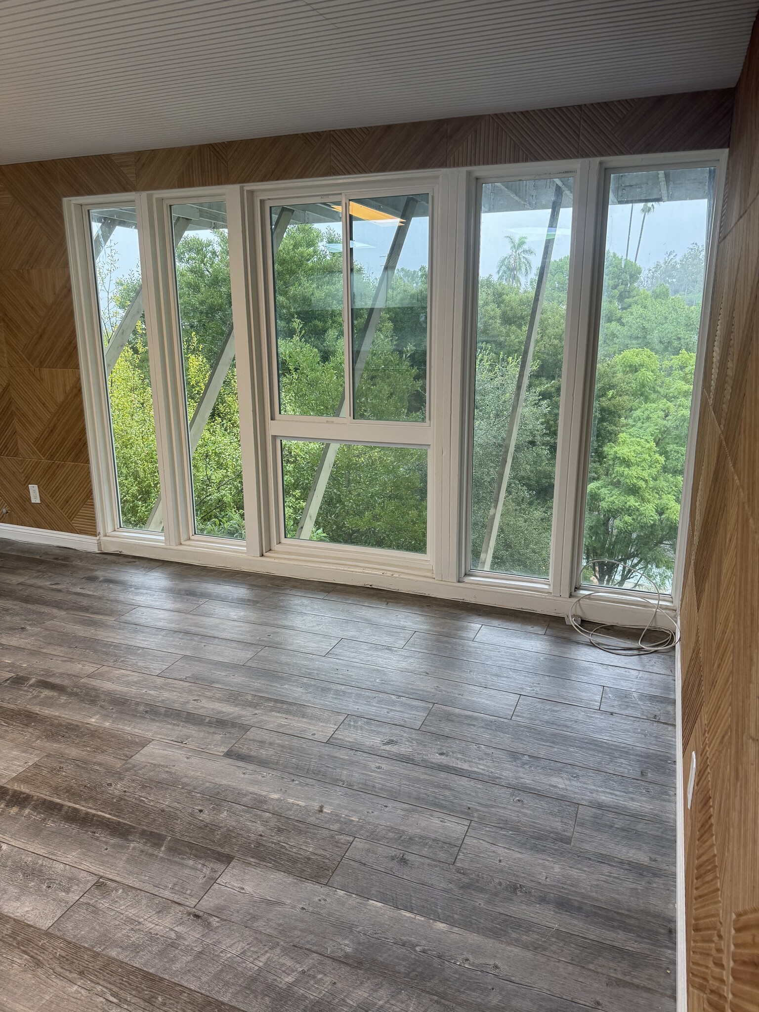 Building Photo - 2300 Sunset Heights Dr