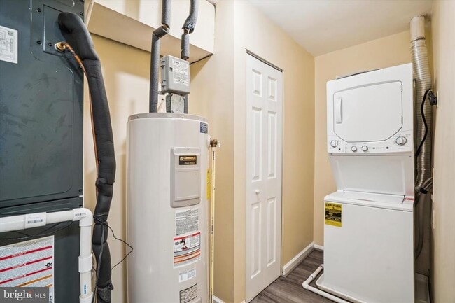 Building Photo - 2970 Schubert Dr