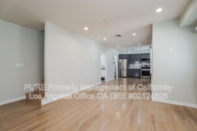 Building Photo - 10706 Camarillo St