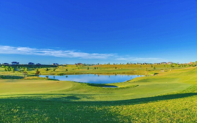 Building Photo - 5 Bed 3 bath Golf Course Neighborhood