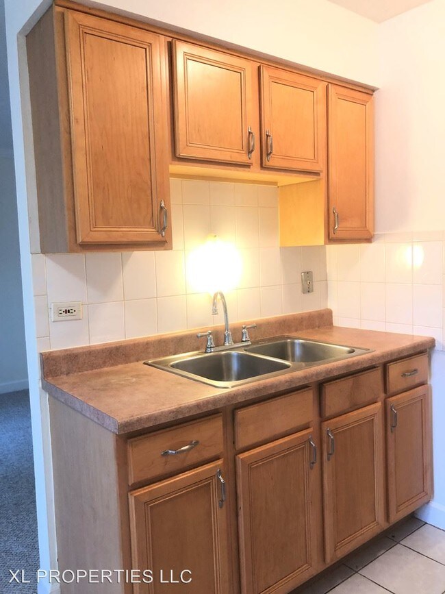 Building Photo - 5423 N Winthrop Ave