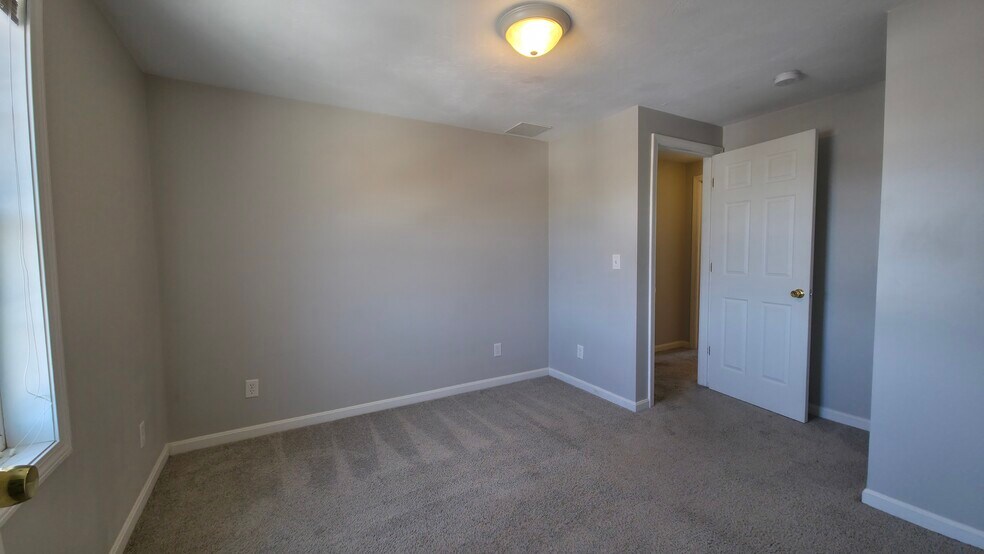 Building Photo - 1 Rosamond St