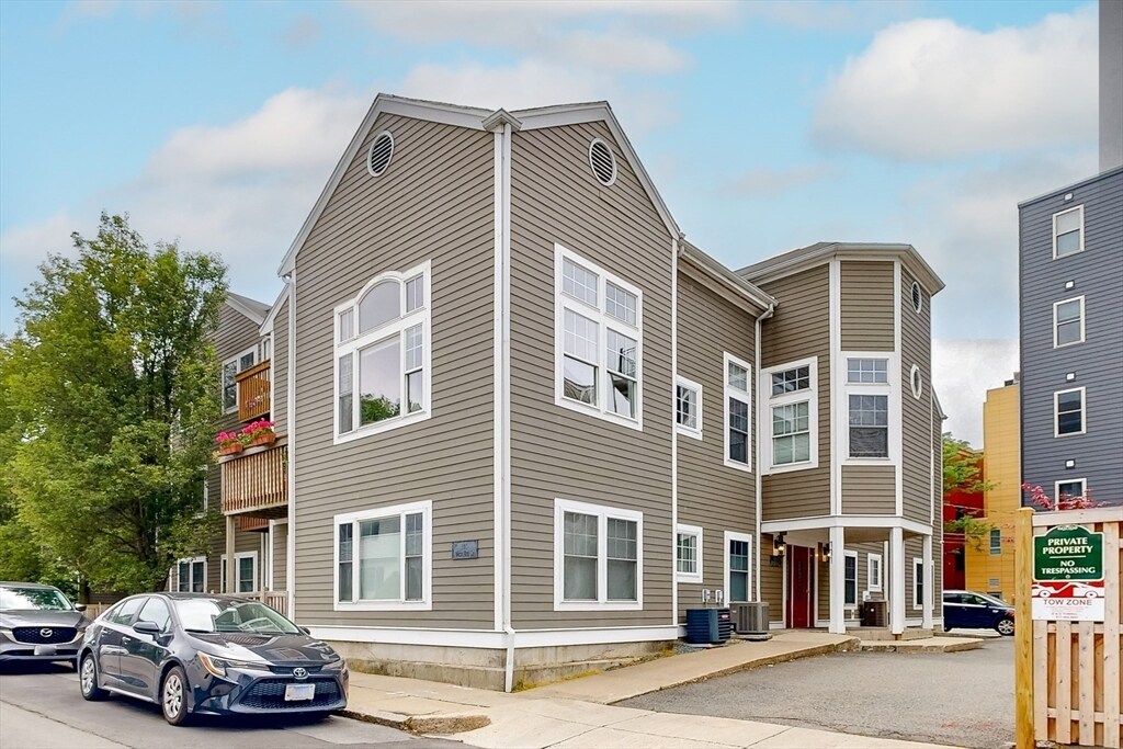 Building Photo - 111 W 8th St