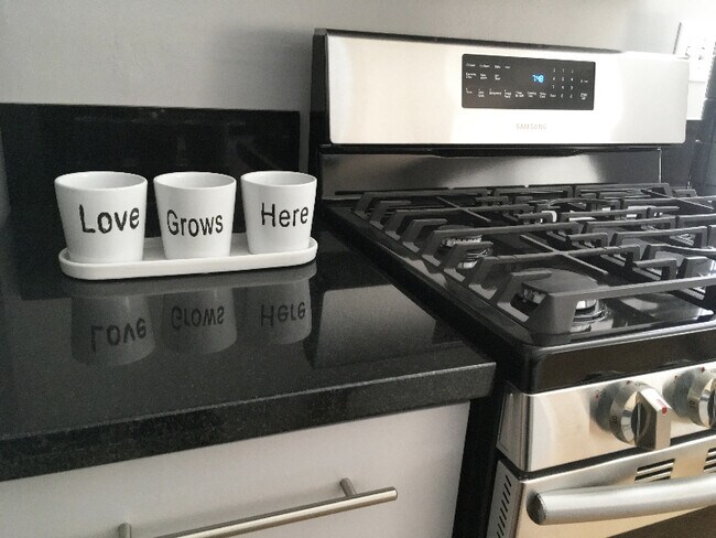 Building Photo - 2827 S Corning St