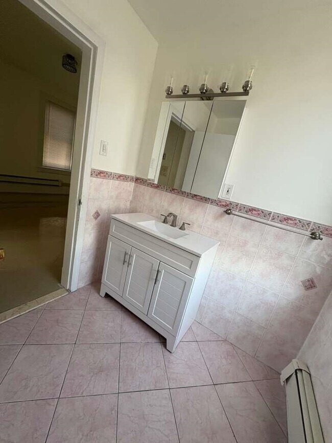 Building Photo - 4526 Brown St