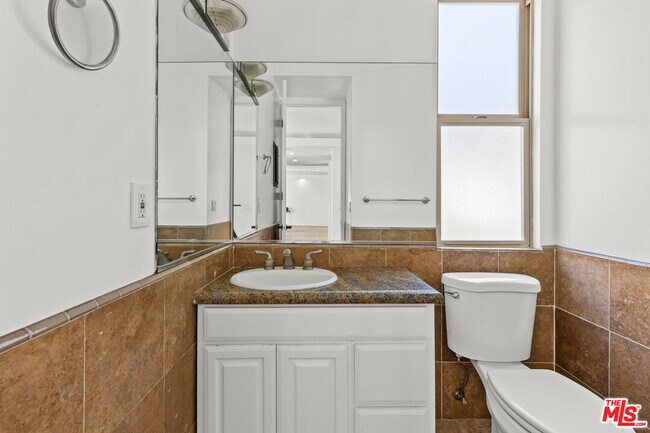 Building Photo - 2619 Rinconia Dr
