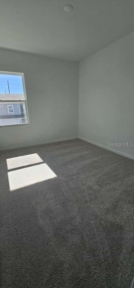 Building Photo - 548 Hart Ln