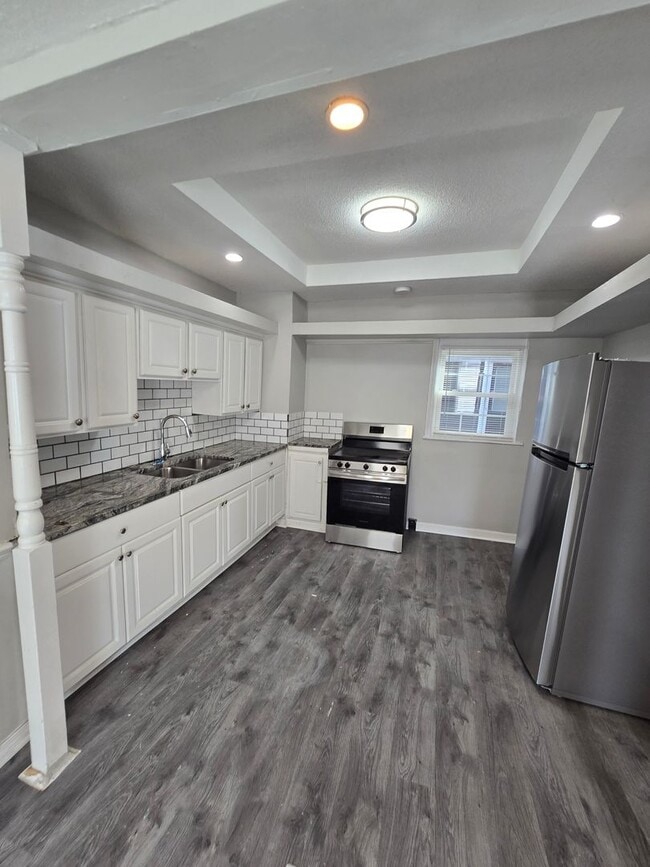 Building Photo - Rent ready renovated House